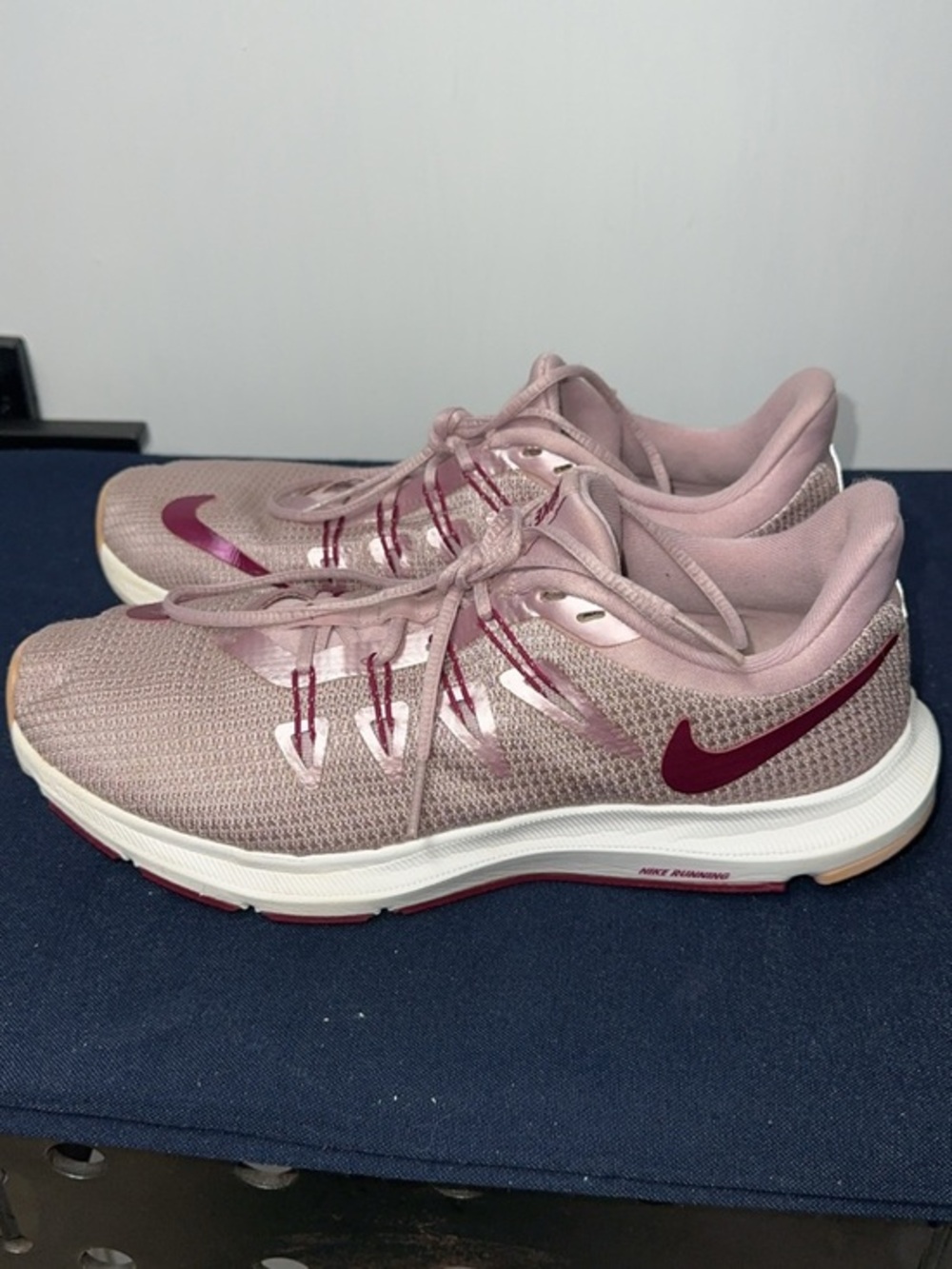 Nike | Quest Running Shoes | Womens Size 9